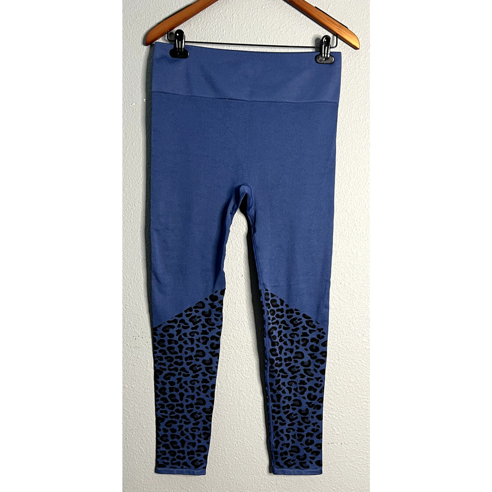 Fabletics Ribbed Seamless High Waisted Ankle Large Blue Leopard Print Athleisure